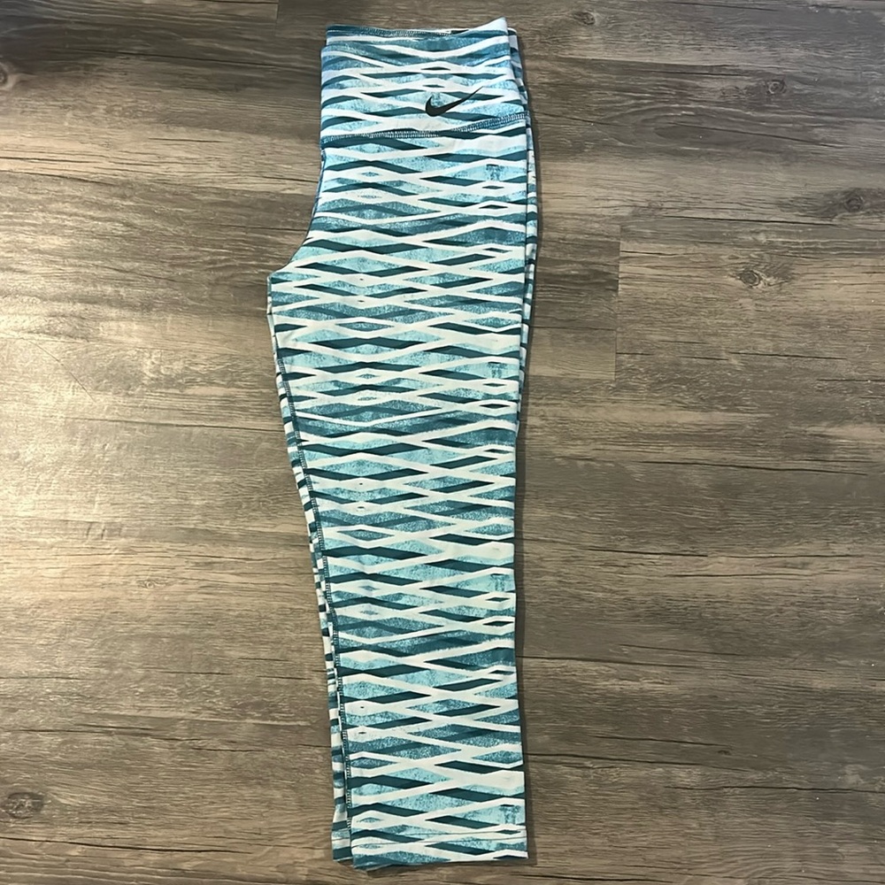 Nike dri fit cropped leggings white and blue size medium